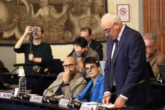 Il Capogruppo del PD Nicola Armentano durante l'illustrazione delle delibere (foto Antonello Serino - Met Ufficio Stampa)