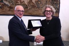 Consegna targa a Marina Tozzini