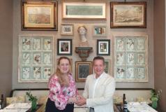 Barbara Gonella e Matteo Gentile Direttore dell&rsquo;Hotel Savoy (Fonte foto comunicato stampa Aisla Firenze)